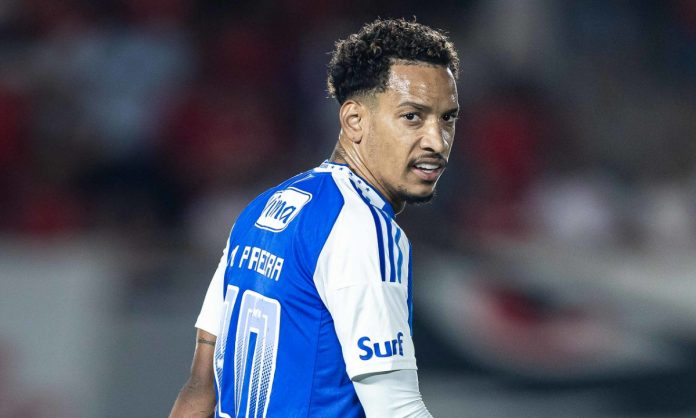 Matheus Pereira cobrou escanteio na cabeça de Jonathan Jesus