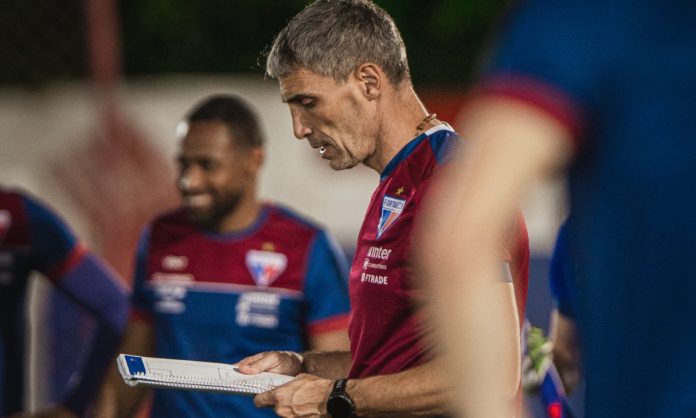 Vovjoda terá que 'quebrar a cabeça' contra o Cruzeiro