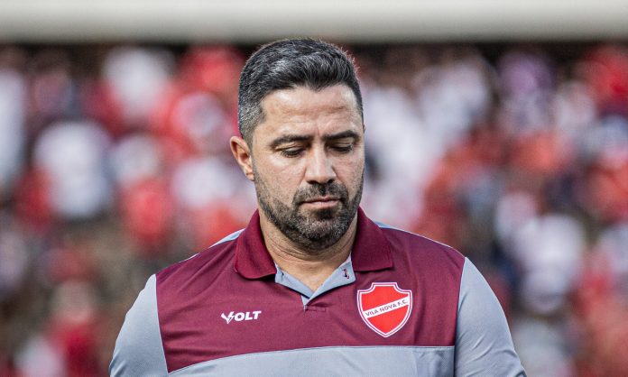 Rafael Lacerda, técnico do Vila Nova-GO