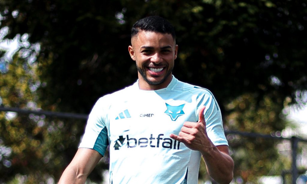 Wanderson em treino do Cruzeiro na Toca II