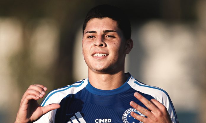 Cauan Baptistella tem contrato com o Cruzeiro até o fim de 2026