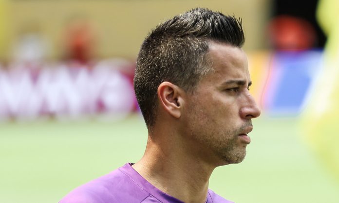 Fábio em jogo pelo Fluminense contra o Mamelodi