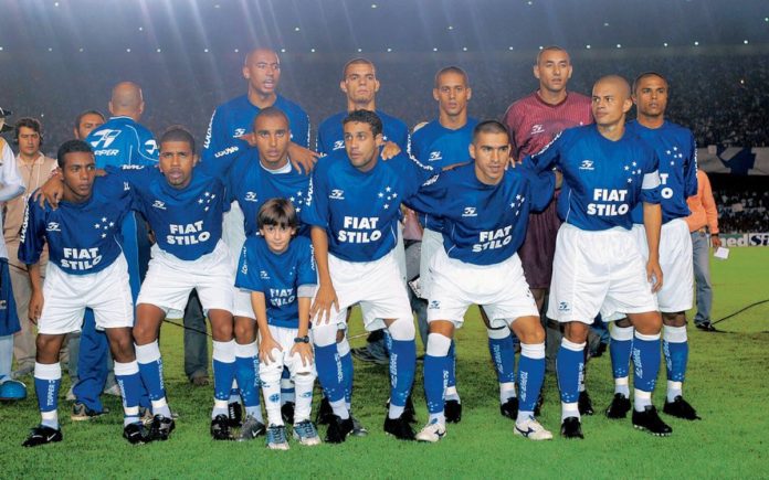 Time do Cruzeiro campeão da Copa do Brasil de 2003 (Foto: Arquivo/Cruzeiro)