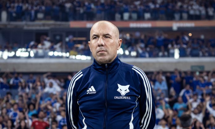 Leonardo Jardim em jogo contra o Palmeiras, no Mineirão