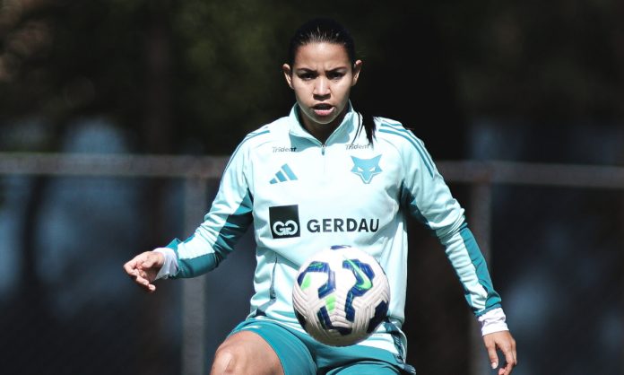 Lorena Bedoya, meio-campista do Cruzeiro
