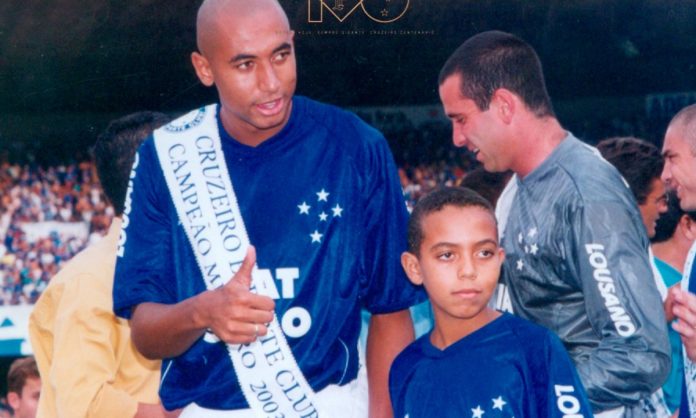 Luisão no jogo da entrega da faixa de campeão da Copa do Brasil