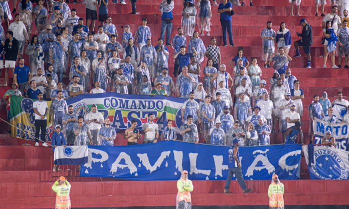 260 cruzeirenses acompanharam o jogo contra o Vitória