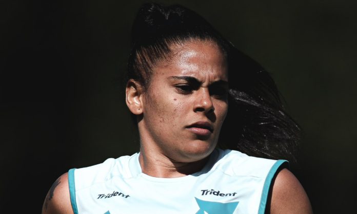 Vanessinha em treino do Cruzeiro