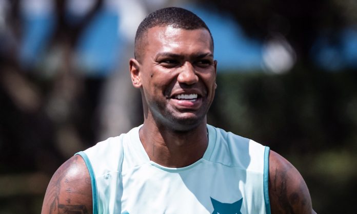 Walace já fez 14 jogos pelo Cruzeiro nesta temporada