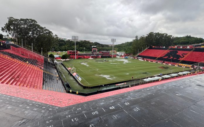 Barradão, em Salvador, após forte chuva