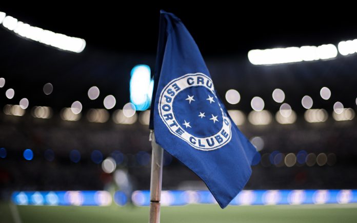 Bandeira do Cruzeiro no Mineirão, em BH Bandeira do Cruzeiro no Mineirão, em BH