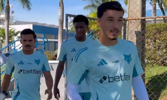 japareapresentaçãocruzeiro Japa no treino do Cruzeiro nesta quinta-feira (5)