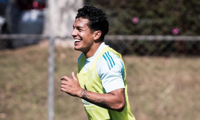 lucasromerovolantecruzeiro Lucas Romero em treino do Cruzeiro na Toca II