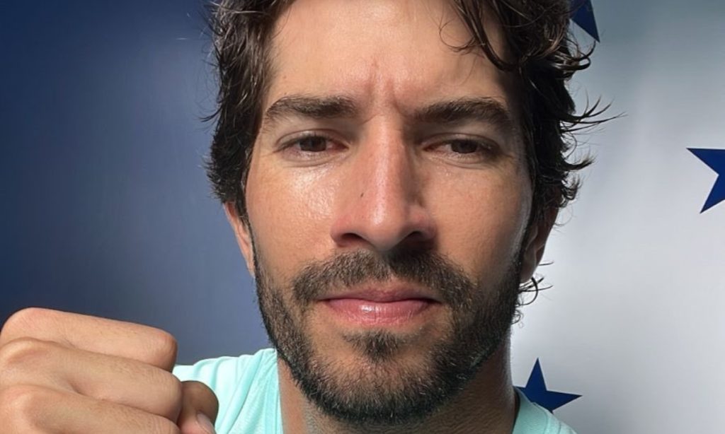 Lucas Silva interrompeu período de férias para se apresentar ao Cruzeiro