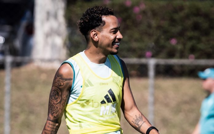 Matheus Pereira, camisa 10 do Cruzeiro, em treino na Toca II