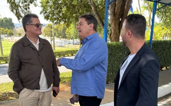 Rui Alves, presidente do Nacional-POR, ao lado de Pedrinho na Toca II
