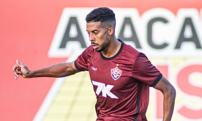 willianoliveiravitória Willian Oliveira, ex-Cruzeiro, em treino do Vitória