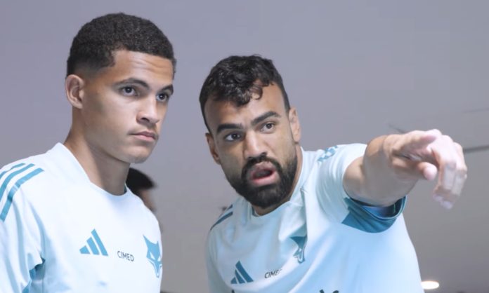 Fabrício Bruno deu orientações a Kauã Prates