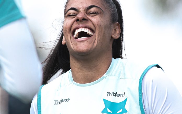 Vanessinha, em treino do Cruzeiro (Foto: Gustavo Martins/Cruzeiro)