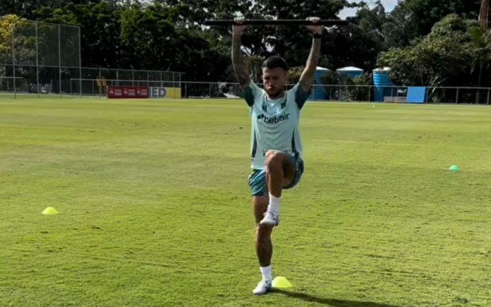 Matheus Henrique está em recuperação de lesão no joelho (Foto: Reprodução/Instagram)