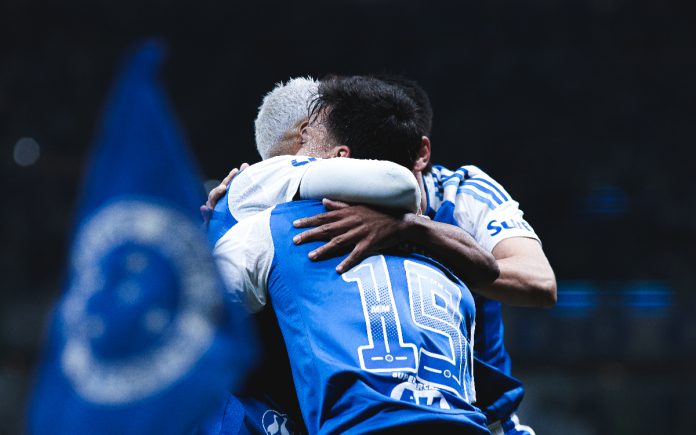 Time do Cruzeiro, no Mineirão (Foto: Gustavo Martins/Cruzeiro)