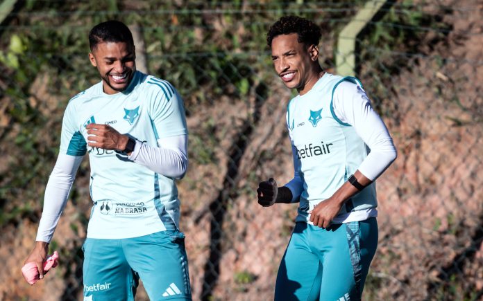 Wanderson e Matheus Pereira em treino do Cruzeiro no Espírito Santo (Foto: Gustavo Aleixo/Cruzeiro)