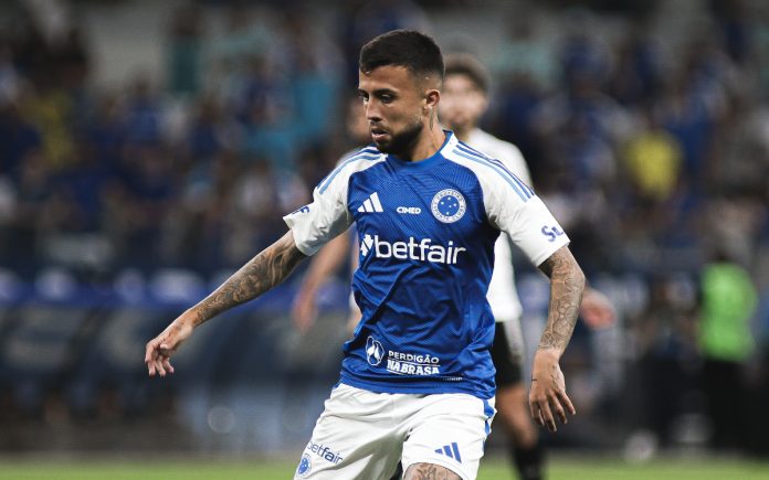 Matheus Henrique em ação diante do Ceará (Foto: Gustavo Martins/Cruzeiro