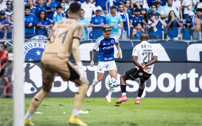 Cruzeiro em campo no Mineirão contra o Ceará (Foto: Gustavo Martins/Cruzeiro)