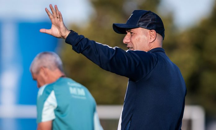 Leonardo Jardim em treino do Cruzeiro