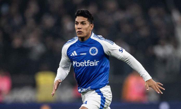 Lucas Romero, do Cruzeiro, contra o Corinthians