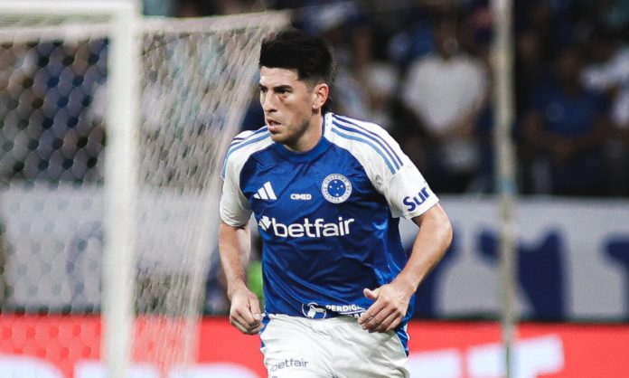 Lucas Villalba contra o Ceará