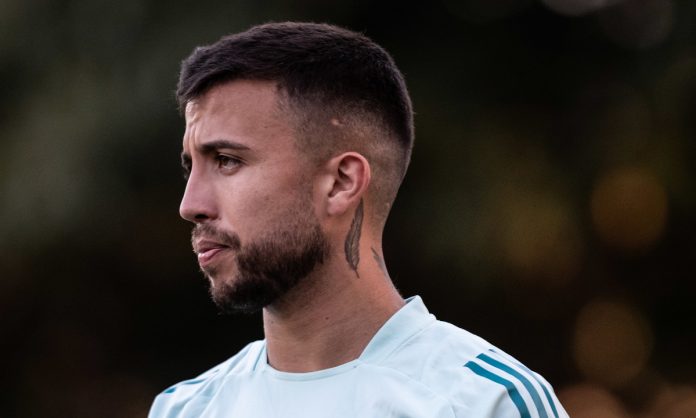 Matheus Henrique em treino do Cruzeiro