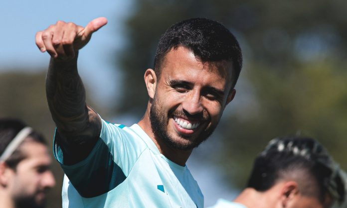 Matheus Henrique em treino do Cruzeiro