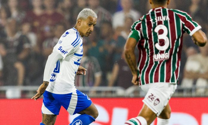 Matheus Pereira deu duas assistências contra o Flu