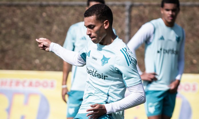Rodriguinho em treino do Cruzeiro