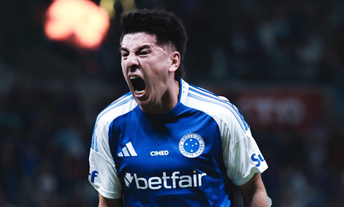 Villalba comemorando gol pelo Cruzeiro