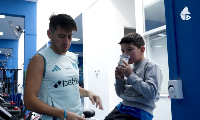 Villalba levou o filho Eric para conhecer a Toca II