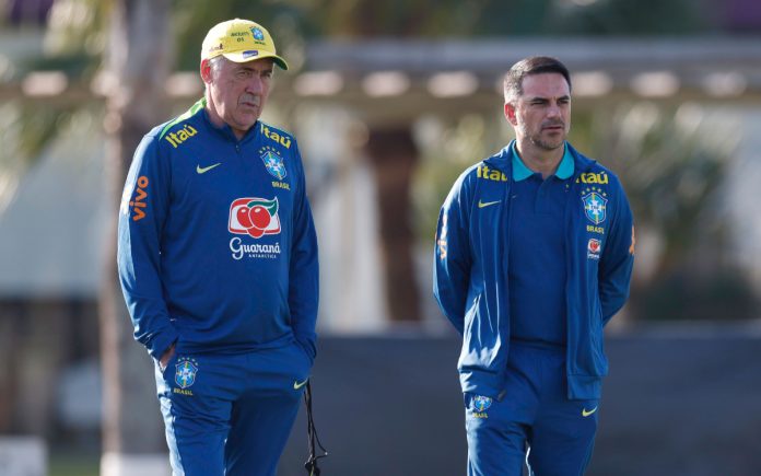 carloancelottirodrigocaetano Carlo Ancelotti, técnico da Seleção, ao lado de Rodrigo Caetano