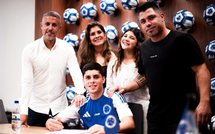 Cauan Baptistella renovou com o Cruzeiro por mais cinco anos