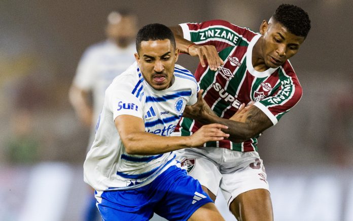Christian em duelo com Hércules, no Maracanã