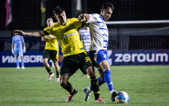 Kaio Jorge em ação pelo Cruzeiro diante do Defensa y Justicia (Foto: Gustavo Aleixo/Cruzeiro)