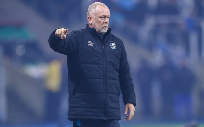 Mano Menezes, técnico do Grêmio