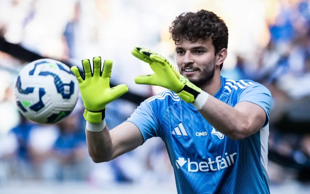Otávio, goleiro do Cruzeiro, no Mineirão