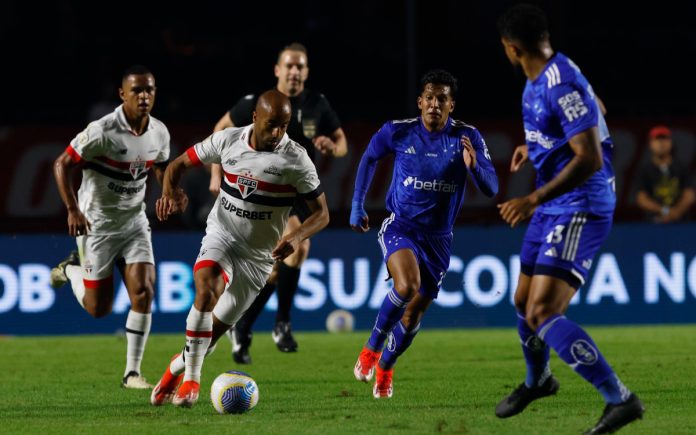 sãopauloxcruzeiro Lucas Torezin (PR) apitou São Paulo x Cruzeiro, em 2024