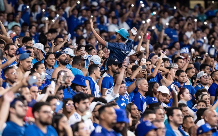 Torcida do Cruzeiro no Mineirão Torcida do Cruzeiro no Mineirão