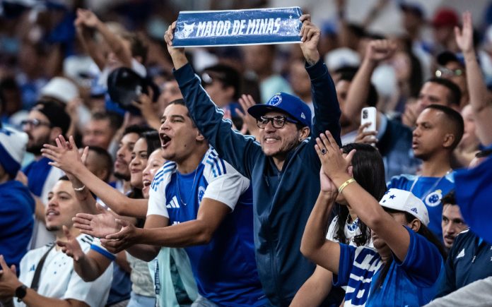 Torcedores do Cruzeiro no Mineirão em jogo pela Série A