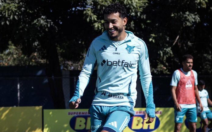 williamtreinocruzeiro William durante treino na Toca da Raposa II, em BH