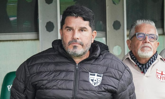 Barroca, técnico do CRB Eduardo Barroca, técnico do CRB