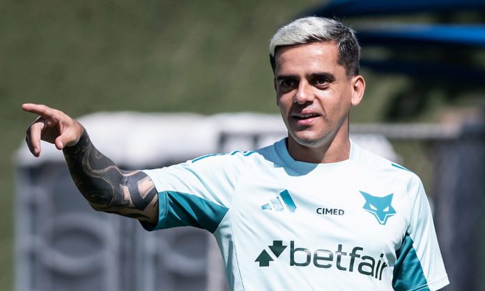 Fagner, lateral do Cruzeiro Fagner na Toca da Raposa II
