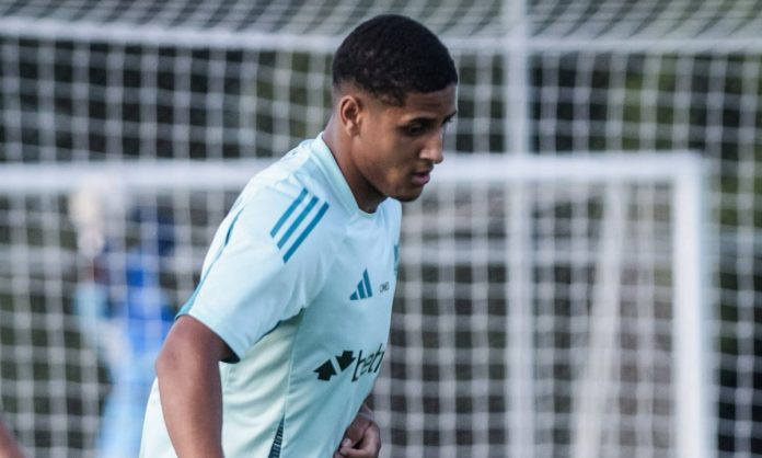 Fernando em treino na Toca